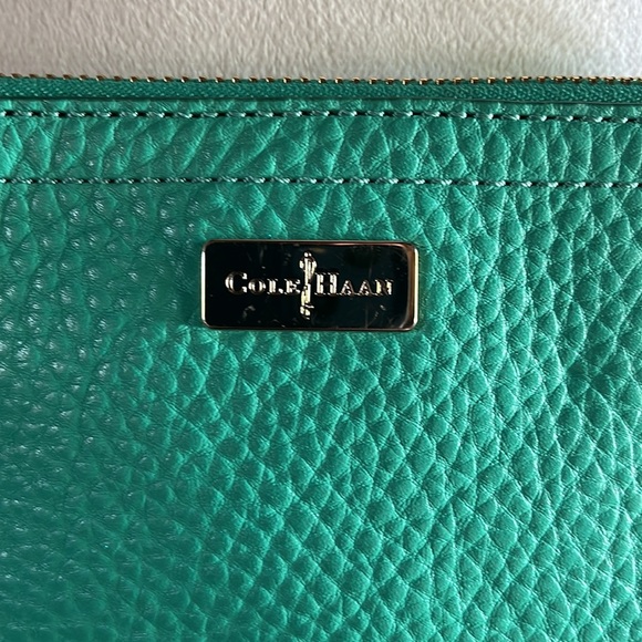 COLE HAAN Green leather crossbody sling - Picture 4 of 10